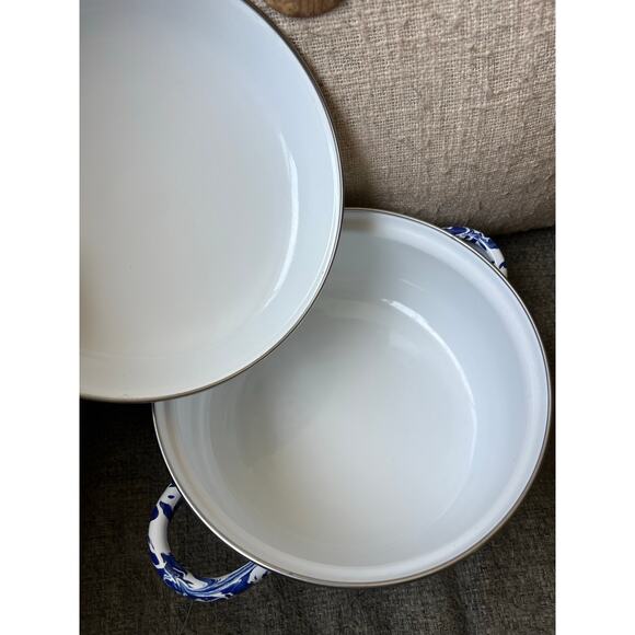 Golden Rabbit cobalt swirled enameled pot 4 quart - Picture 3 of 4